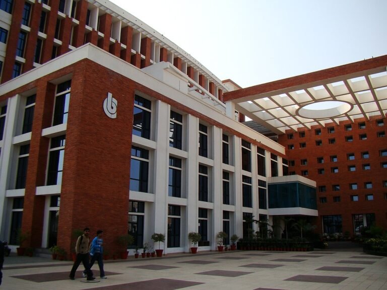 Bansal_Classes_PVT_LTD_Kota_-_panoramio_1-768x576
